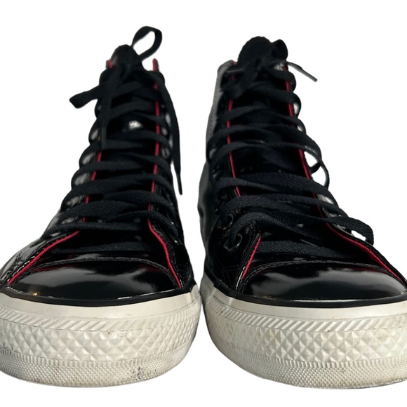 Black Converse shoes - Picture 2 of 8